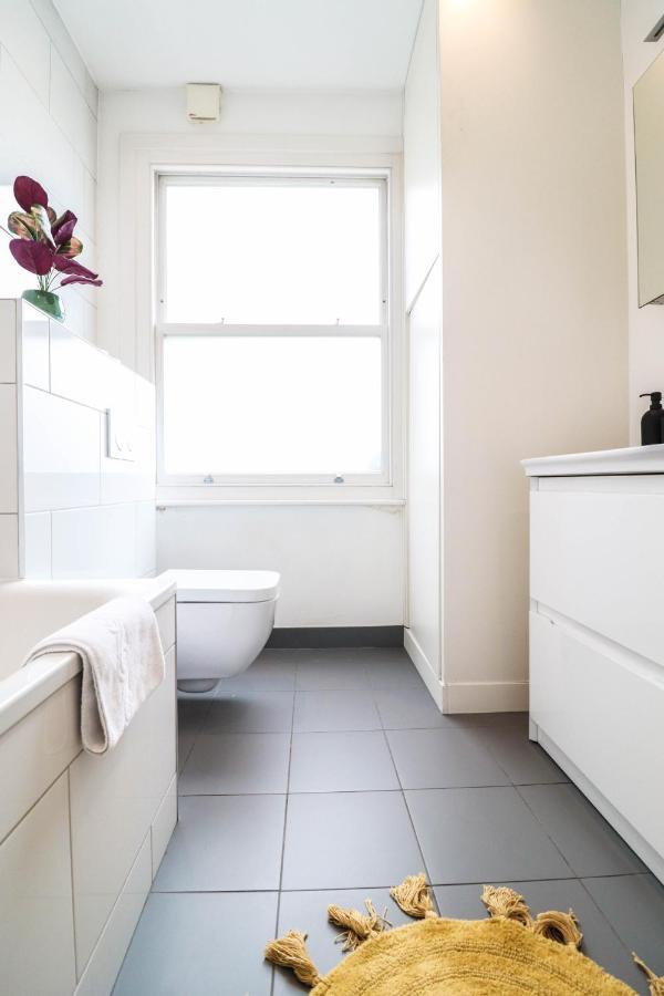 Modern & Spacious 1 Bedroom Clapham Junction Flat Londres Exterior foto